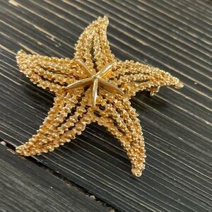 Gold Starfish Brooch